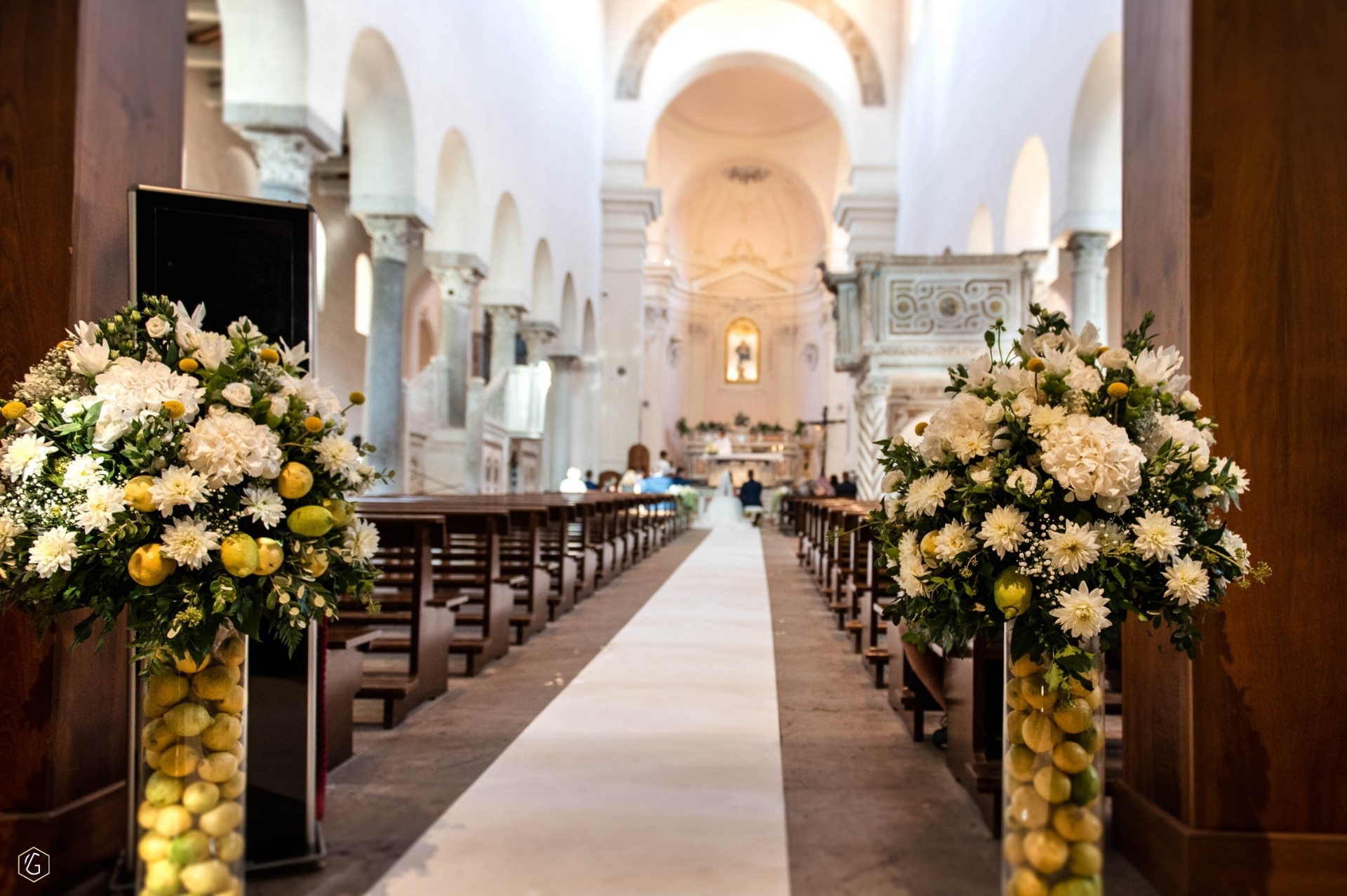 Vilma Wedding & Event Planner _ vestuvių dekoras su citrinom _ bažnyčios puošimas _ Vilma Rapšaitė _ vestuvės Italijoje