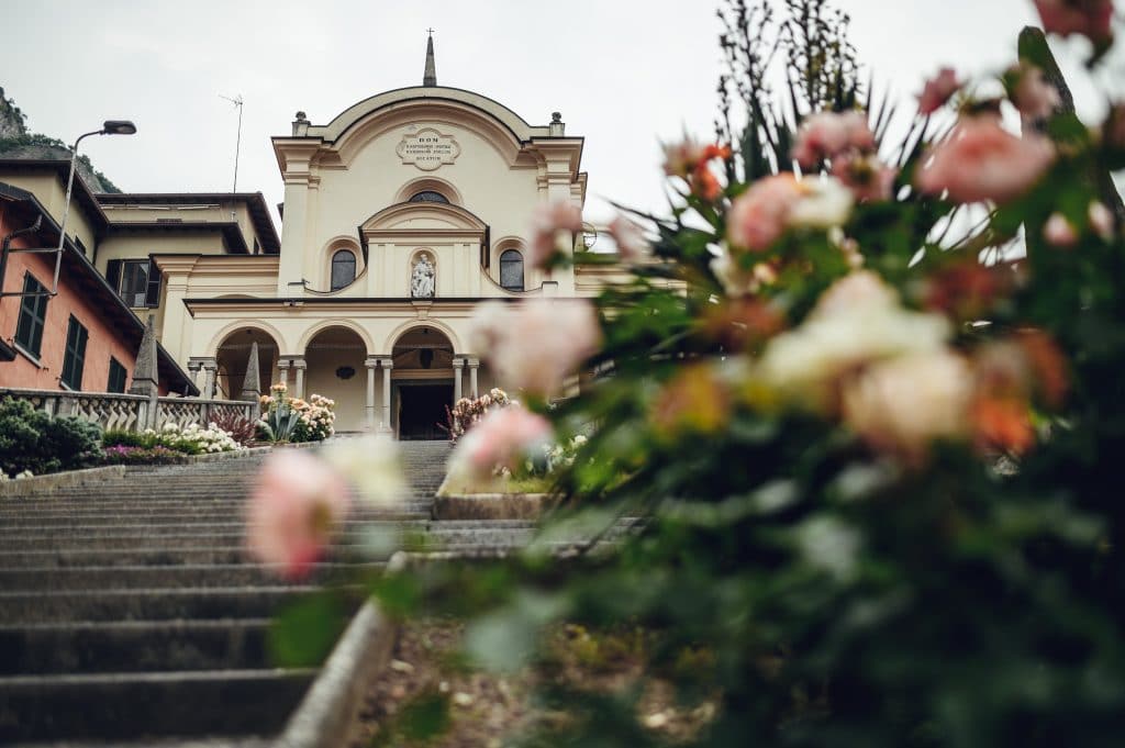 Vilma Wedding & Event Planner _ Vilma Rapšaitė _ vestuvių organizatorė planuotoja koordinatorė 2022 2023 Italijoje _ Komo bažnyčia _ šiaurės Italija